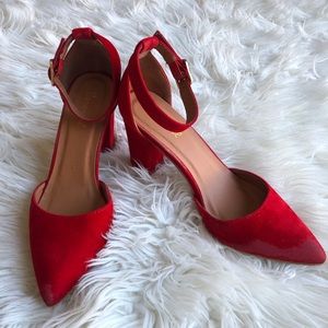Bomibell Pointed Red Heels Size 7 with Strap